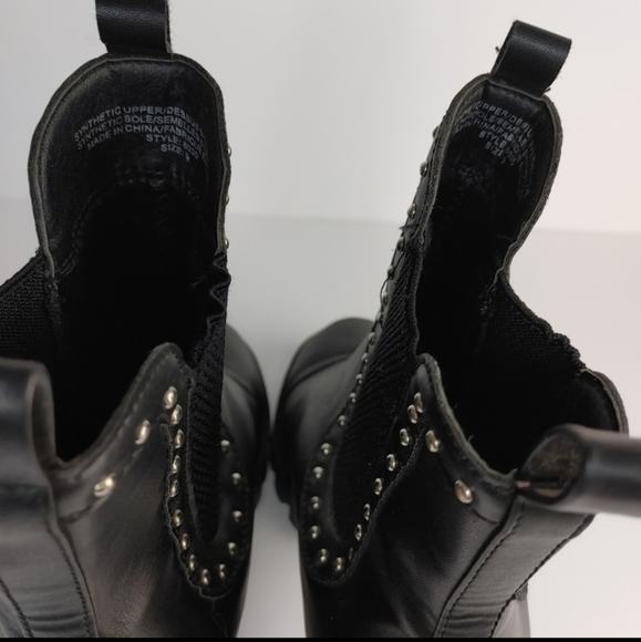 Black ankle boots with silver studs - Picture 7 of 8
